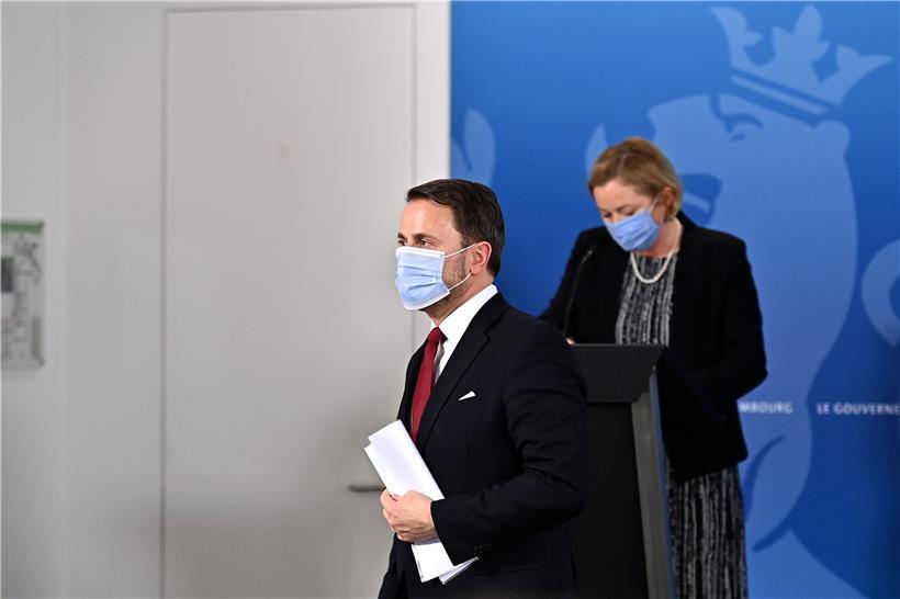 Neue Maßnahmen für Flugreisende und etwas mehr Klarheit bei der Impfstrategie lieferten Xavier Bettel und Paulette Lenert am Montag
