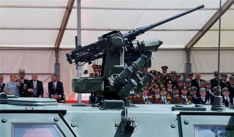 Neun Fahrzeuge der Luxemburger Armee konnten sich die Besucherinnen und Besucher...