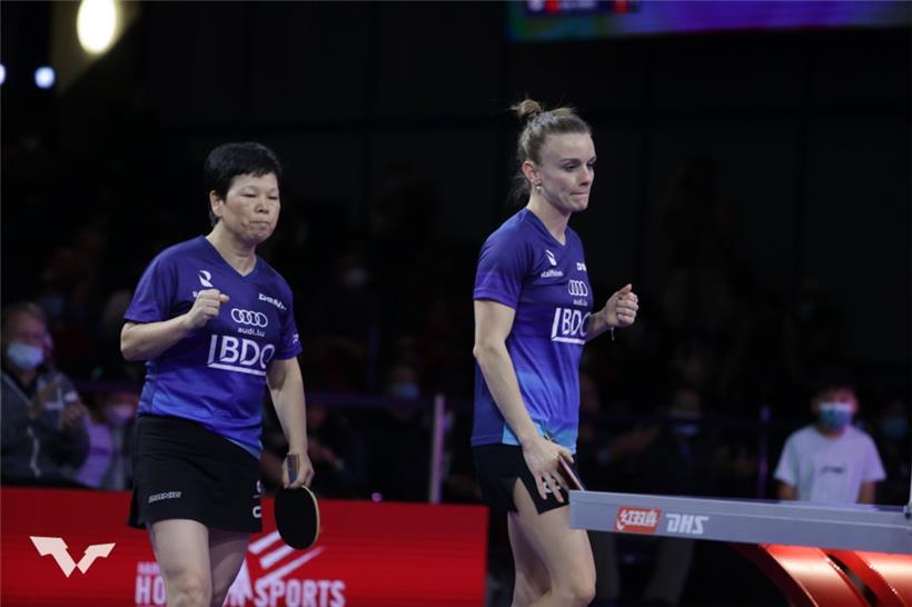 Ni Xia Lian und Sarah De Nutte spielen in Singapur stark auf
