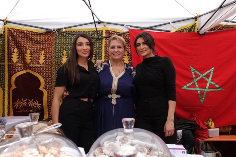 Nia Fatna (Mitte) und ihr Team verkauften unter anderem hausgemachtes marokkanis...