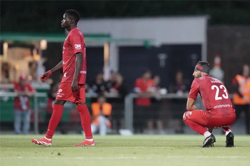 Nicht ihr bester Tag: Boris Mfoumou (l.) sah Rot, Samir Hadji konnte sich nicht in Szene setzen
