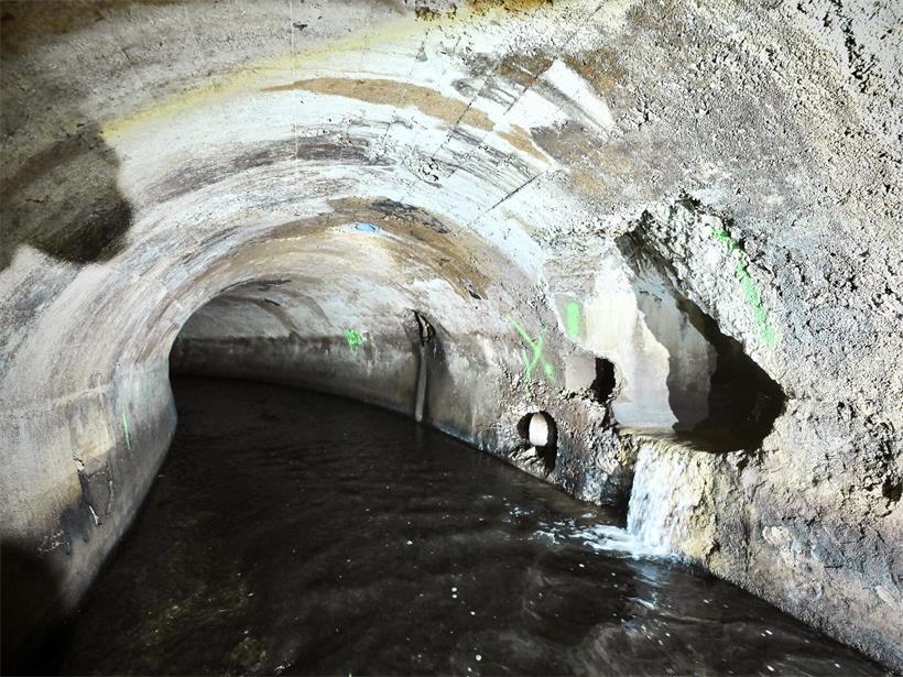 Nicht jedes Rohr im Kanal schüttet Schmutzwasser in die Alzette, doch über ein paar falsch angeschlossene Leitungen gelangen noch immer Fäkalien in den Fluss