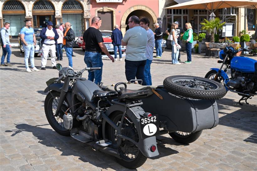 Nicht nur „Cars“: Auch alte Motorräder rollten in Echternach über das Pflaster.