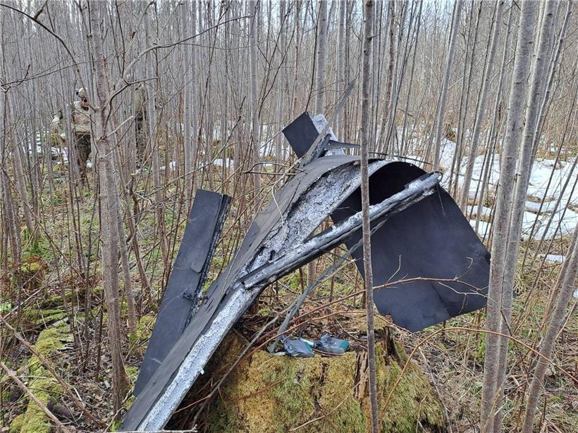 Trümmerteile abgestürzter Drohnen in Lettland und Estland am Boden nach Drohnenabsturz