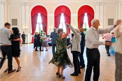 Nicht nur sportlich, auch schlau: Die Altersforschung räumt gerade mit einigen Mythen auf
