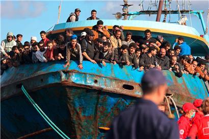 Nicht viele irreguläre Migranten haben die Chance, in einem halbwegs seetüchtigen Boot über das Meer nach Europa zu gelangen
