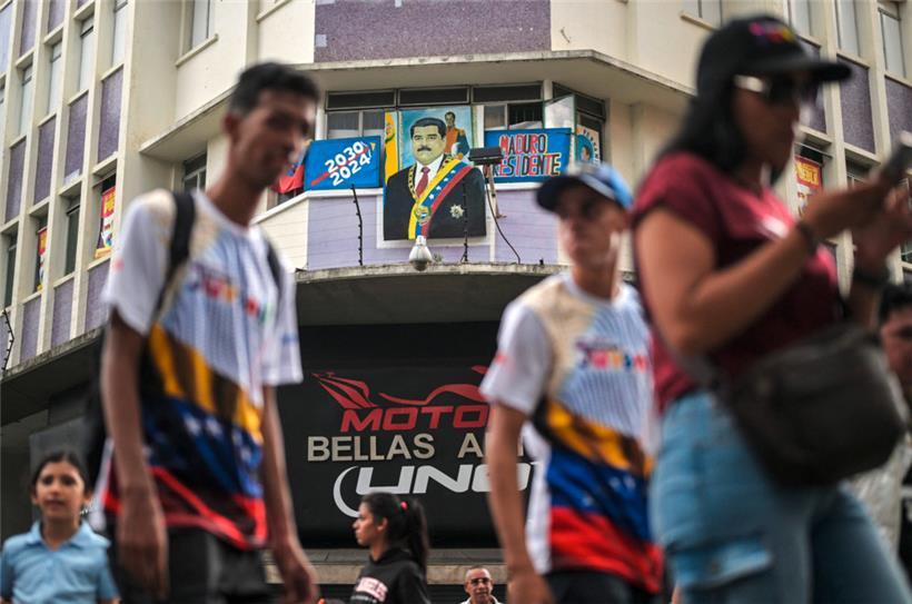 Nicolas Maduro ist noch allgegenwärtig (hier in Caracas), doch selbst frühere Anhänger wenden sich von dem Präsidenten ab
