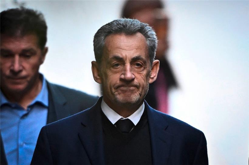 Nicolas Sarkozy a pu sortir après quelques semaines de la prison
