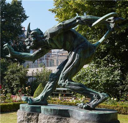 Niels Hansen Jacobsen, „Troll qui flaire la chair des Chrétiens“, bronze, 1896, 157 x 198 x 85 cm. Dans l’exposition Valby, Jesuskirken, Danemark. Exemplaire photographié ici: Ny Carlsberg Glyptothek, Copenhague.
