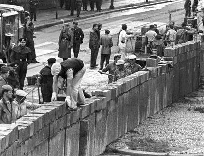 „Niemand hat die Absicht, eine Mauer zu errichten“, sagte Walter Ulbricht zwei Monate vor dem Beginn des Mauerbaus am 13. August 1961