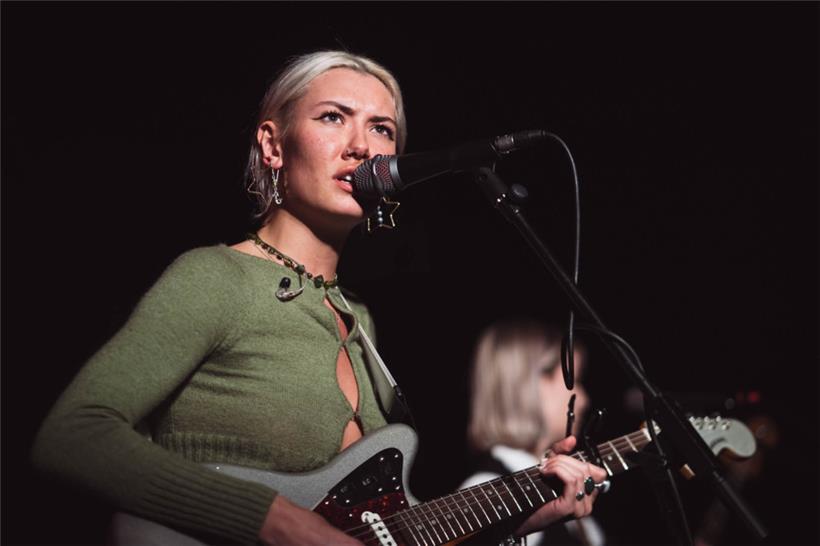 Nieve Ella se produit aux Rotondes ce weekend
