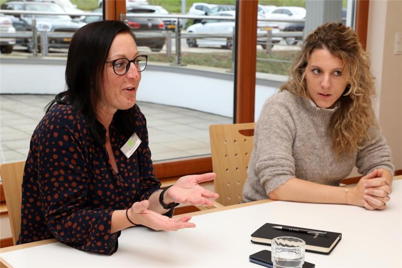 Nina Schmitz und Félicie Kirsch von der ala
