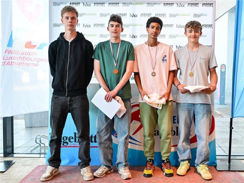 Noa Herr (Fola) gewinnt U16 Radrennen 2012 vor Bethel Goelff (Fola) und Charel Hemmer (CAPA) auf dem Podium
