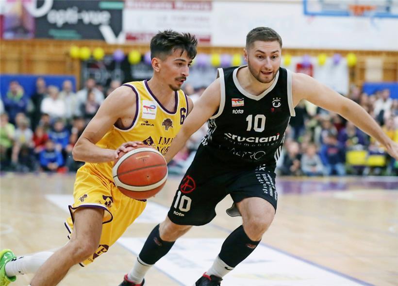 Noah Medeot (in Gelb) und Kevin Moura (in Schwarz) stehen sich nach der Finalserie im vergangenen Mai nun auch in der ersten Pokalrunde gegenüber
