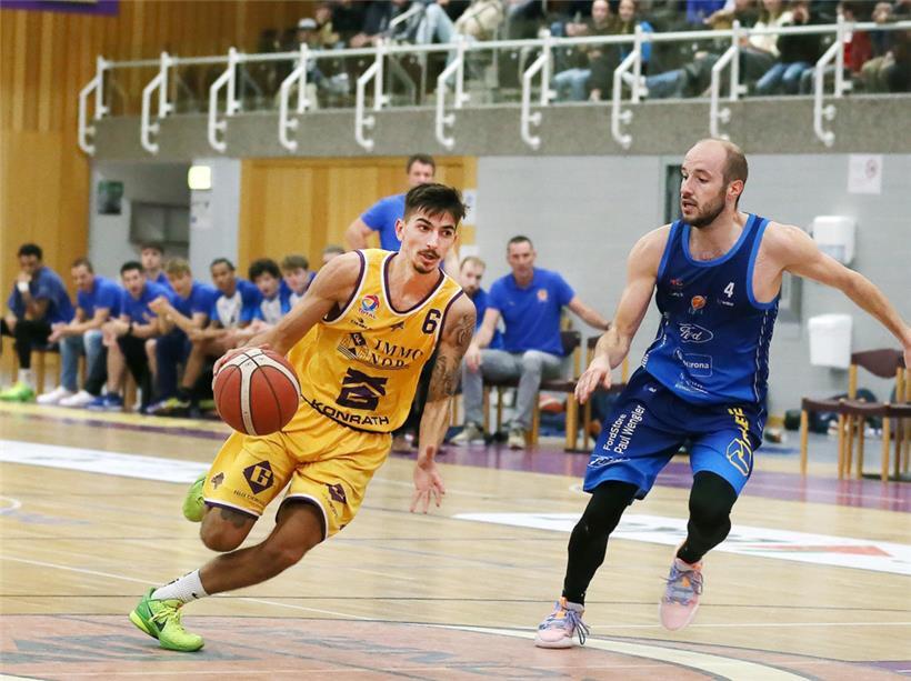 Noah Medeot (in Gelb) und Steinsel wollen Trainer Etienne Louvrier unbedingt mit einem weiteren Titel verabschieden
