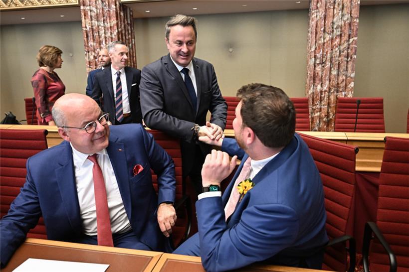 Noch-Premierminister Xavier Bettel  gratuliert Meris Sehovic wohl gerade zum Einzug ins Parlament
