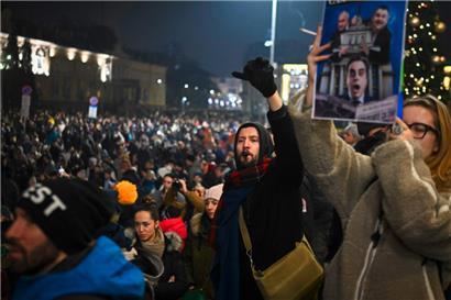 Noch am Donnerstagabend fanden in Sofia Demonstrationen gegen die Regierung statt 
