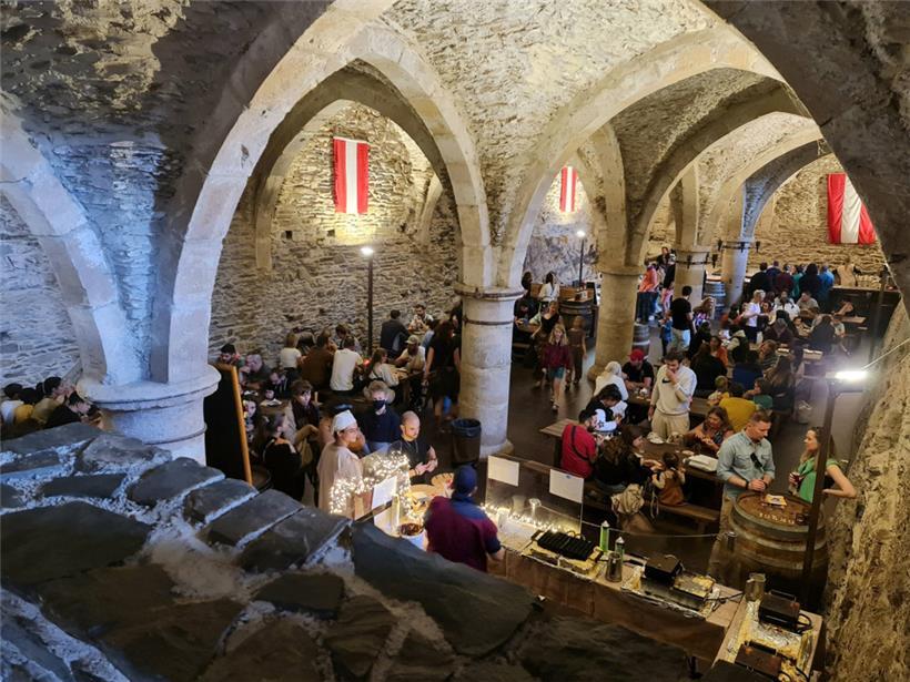 Noch bis zum 6. August können die Besucher ins mittelalterliche Ambiente eintauchen
