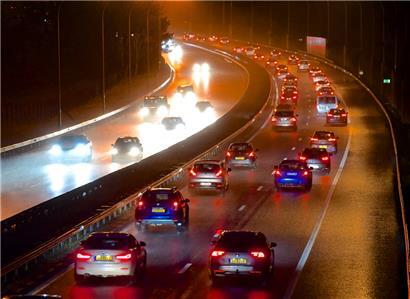 Noch ein Vorteil der Heimarbeit: Dass 2021 deutlich weniger Verkehr auf den Straßen Luxemburgs war, dürfte auch den Gehalt an Stickstoffdioxid in der Luft weiter gesenkt haben
