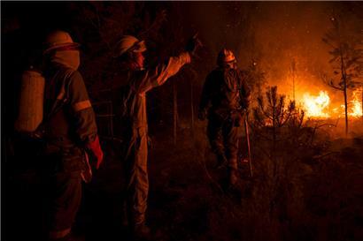 Noch immer kämpfen Einsatzkräfte gegen die Waldbrände auf der iberischen Halbinsel
