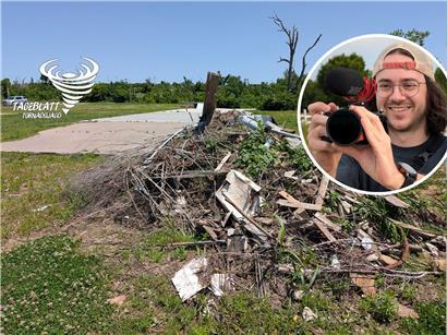 Trümmerhaufen in Barnsdall zwei Jahre nach Tornado, zerstörte Häuser und zerstörte Landschaft sichtbar