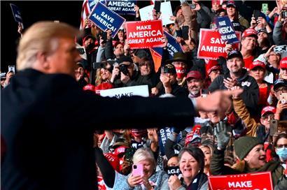 Noch ist er Präsident: Trump unterstützt seine Senat-Kandidaten in Georgia
