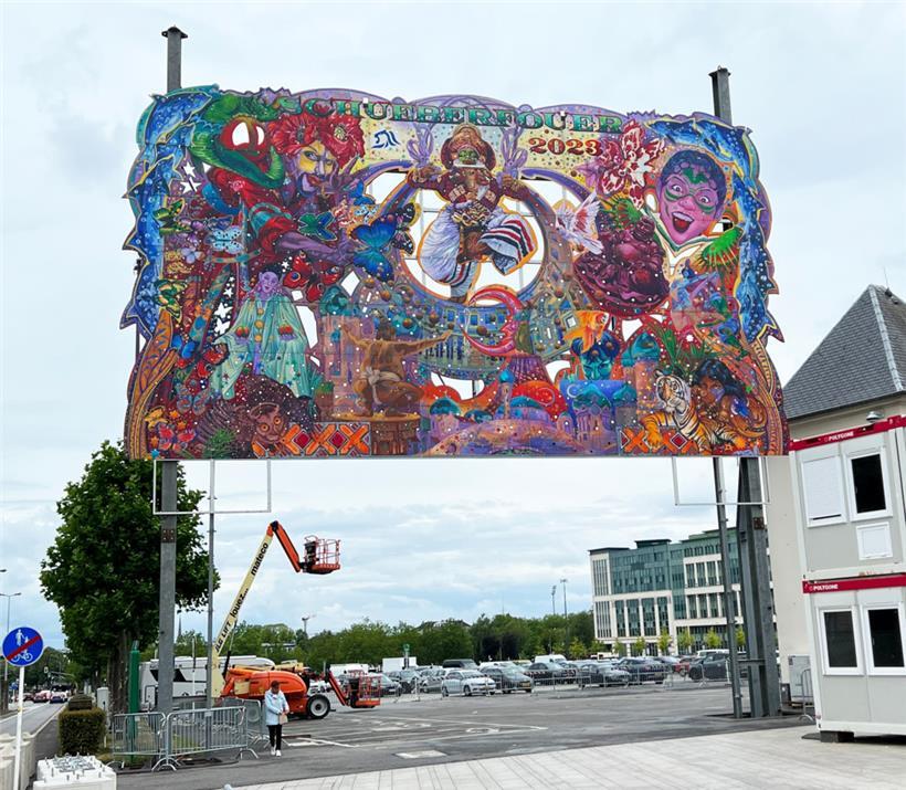 Noch parken Autos auf dem Glacis – in nächster Zeit werden sie Platz für Attraktionen, Ess- und Verkaufsstände machen müssen
