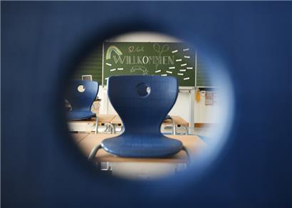 Noch setzt das Bildungsministerium ausdrücklich auf Präsenzunterricht. Doch die Infektionszahlen an den Schulen werden als beunruhigend eingestuft.
