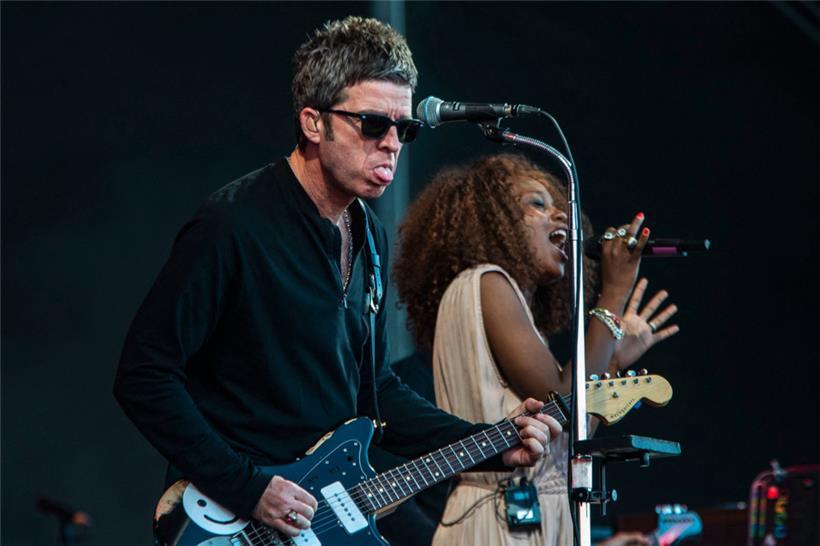 Noel Gallagher hat für 2025 mit seinem Bruder eine Welttournee angekündigt
