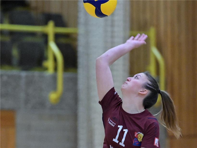 Noémie Erpelding und Steinfort dominieren das Spiel gegen Bartringen im Handballspiel souverän und erfolgreich.