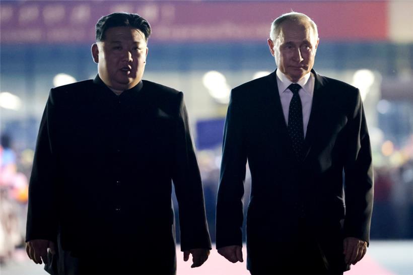 Nordkoreas kommunistischer Diktator Kim Jong-un (l.) schickt Wladimir Putin tausende Soldaten für dessen imperialistischen Krieg in der Ukraine
