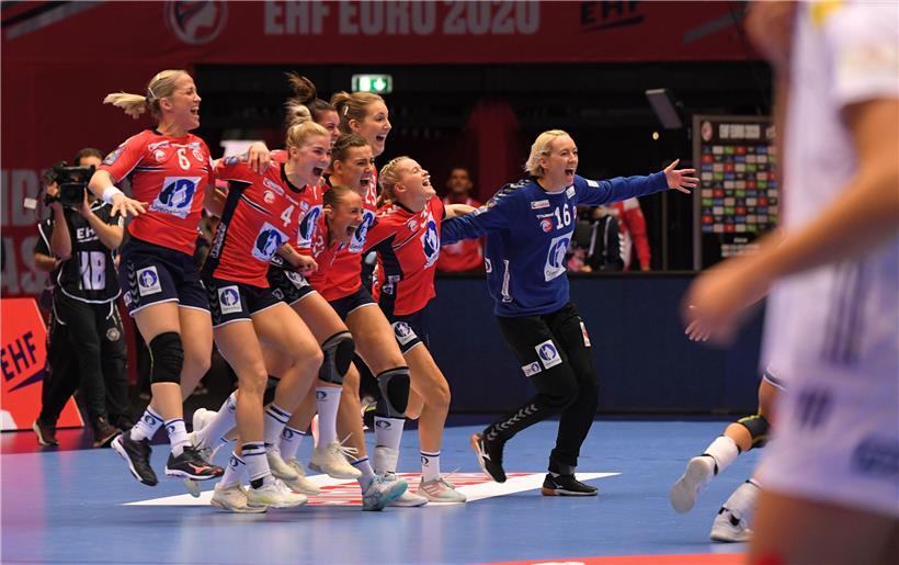 Norwegens Handballerinnen bejubeln ihren achten EM-Titel
