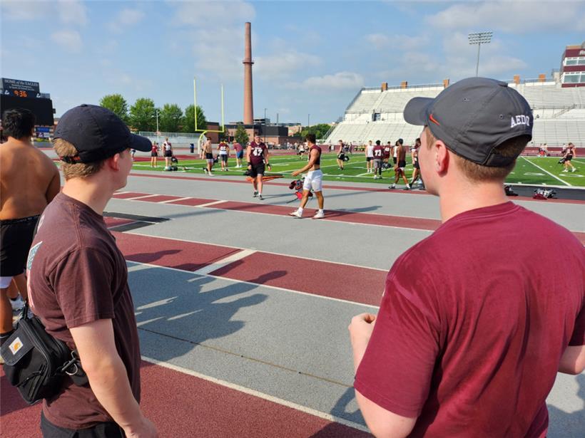 Not only did the guests from Junglinster attend a football practice at UWL, they also had a lecture in sports management 
