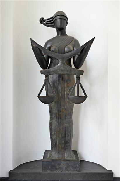 Notwehr, oder nicht? Darüber muss das Bezirksgericht Luxemburg entscheiden. Es geht um den tödlichen Schuss aus einer Polizeiwaffe im April 2018.
