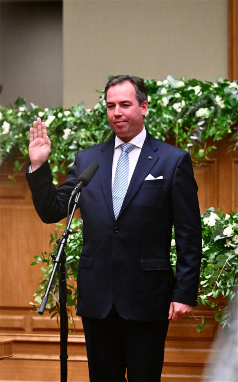 Novum: Der „Lieutenant-Représentant“ legt den Eid im Parlament ab
