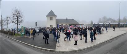 Nur etwa 100 Menschen protestierten an Neujahr am Glacis gegen die Corona-Maßnahmen
