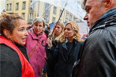 OGBL-Präsidentin Nora Back zeigte Solidarität bei der Demonstration der Caritas-Mitarbeiter am vergangenen Freitag
