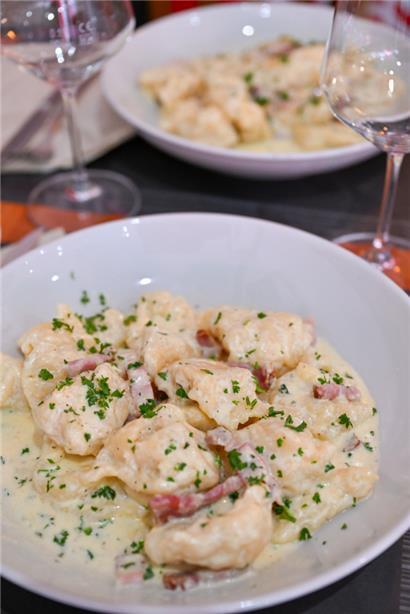 Ob mit viel Speck oder vegetarisch: „Kniddelen“ stehen in vielen Restaurants mit Luxemburger Spezialitäten auf der Speisekarte
