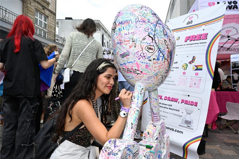 Ob sich noch irgendwo ein Platz für eine Unterschrift findet? Bestimmt!