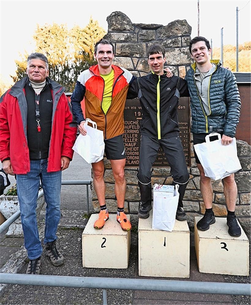 Obwohl er am Samstag auch in Langsur startete, holte sich Luc Scheller den Sieg zum Auftakt der Cross-Saison. Das Podium komplettierten Garry Assel und Matthieu Talpe.
