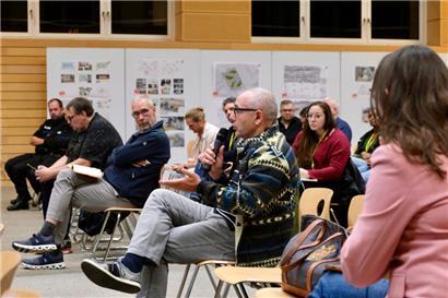 Obwohl nur wenige gekommen waren, wurde engagiert diskutiert. Themen wie Drogenhilfe, Bildung und Stadtbild standen im Mittelpunkt.
