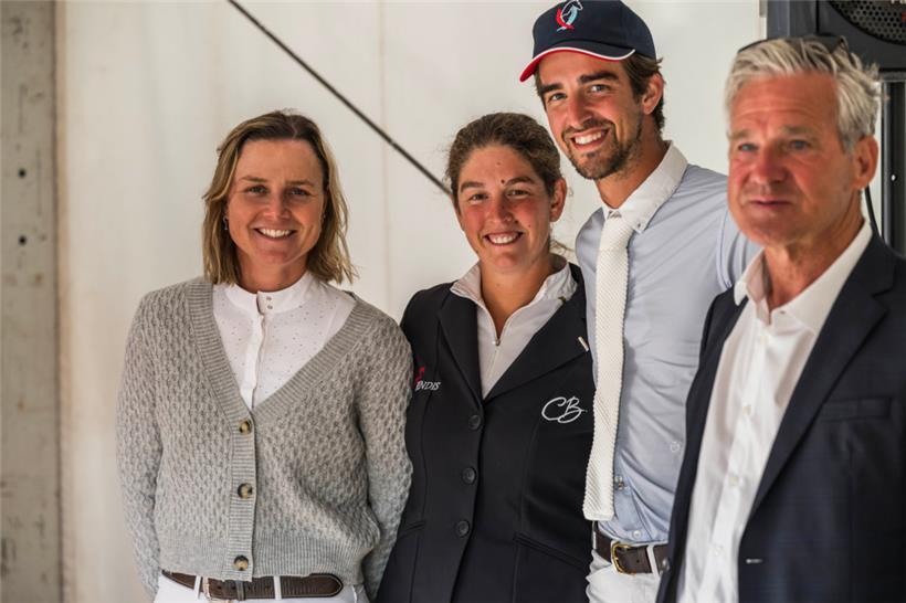 Odile Gierech, Charlotte Bettendorf, Basile Bettendorf und Nationaltrainer Marcus Wenz 
