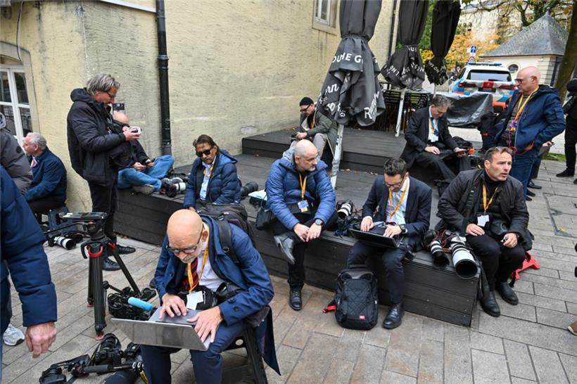 Öfters kommt es an diesem Tag vor, dass die Fotojournalistinnen und -journaliste...