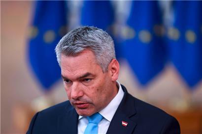 Österreichs Bundeskanzler Karl Nehammer kommt die jüngste Affäre um seine Partei, die ÖVP, höchst ungelegen
