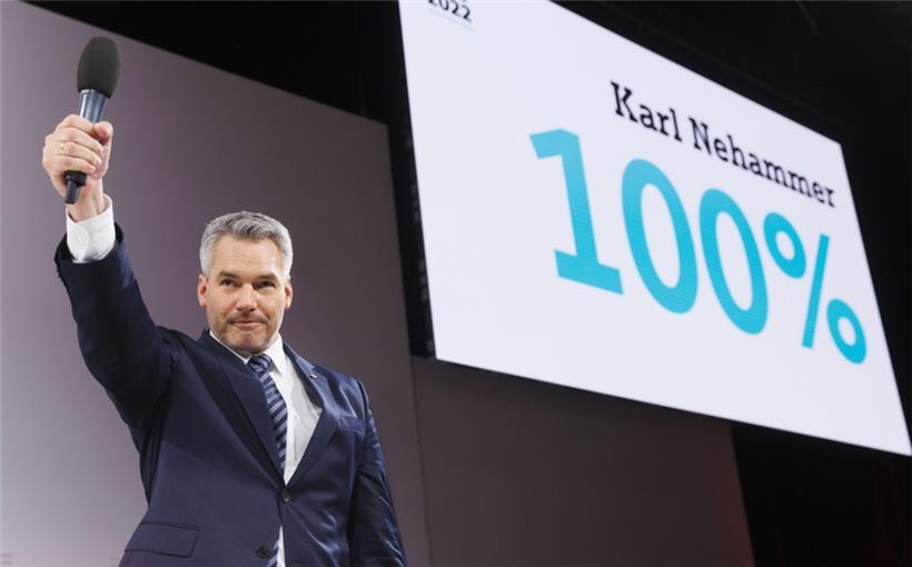 Österreichs Bundeskanzler Karl Nehammer wurde mit 100 Prozent zum neuen ÖVP-Parteivorsitzenden gewählt
