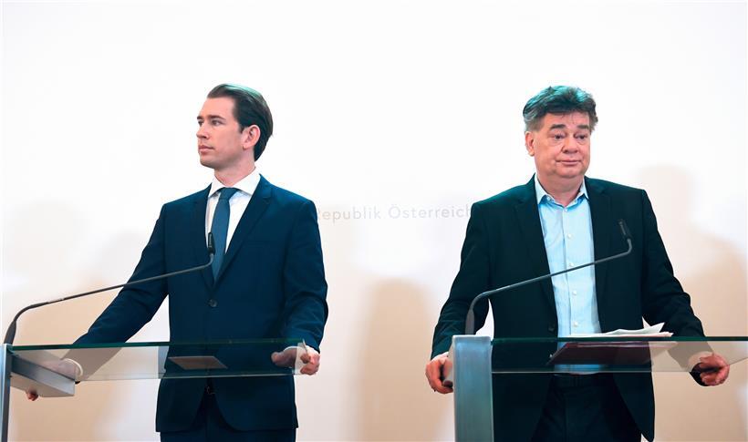 Österreichs Bundeskanzler Sebastian Kurz (ÖVP, l.) hält die Grünen mit ihrem Vizekanzler Werner Kogler an der kurzen Leine
