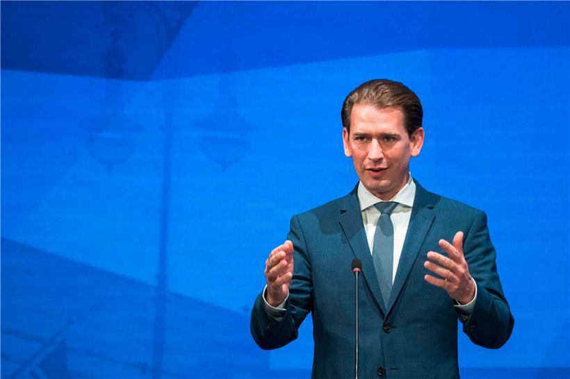 Österreichs Kanzler Sebastian Kurz nimmt wegen der Parteikollegen in Oberösterreich mittlerweile auch Rücksicht auf Aluhut-Sympathisanten
