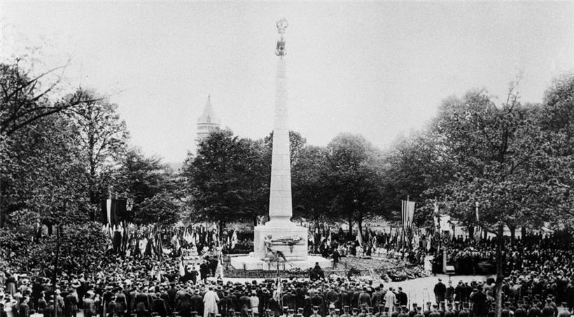 Offizielle Einweihung der „Gëlle Fra“ 1923
