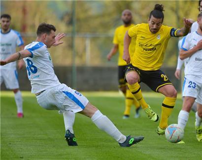 Oft am Limit: Mehdi Kirch (in Gelb)
