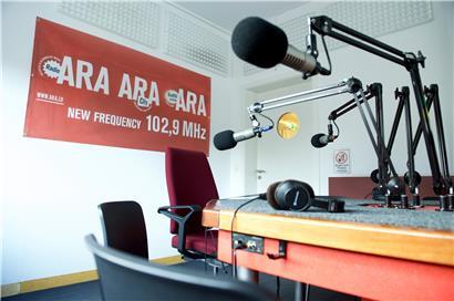 Ohne finanzielle Hilfe vom Staat könnte der Radiosender „Radio ARA“ bald vor dem Aus stehen.
